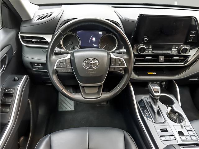 Used 2023 Toyota Highlander XLE AWD/4WD image 14