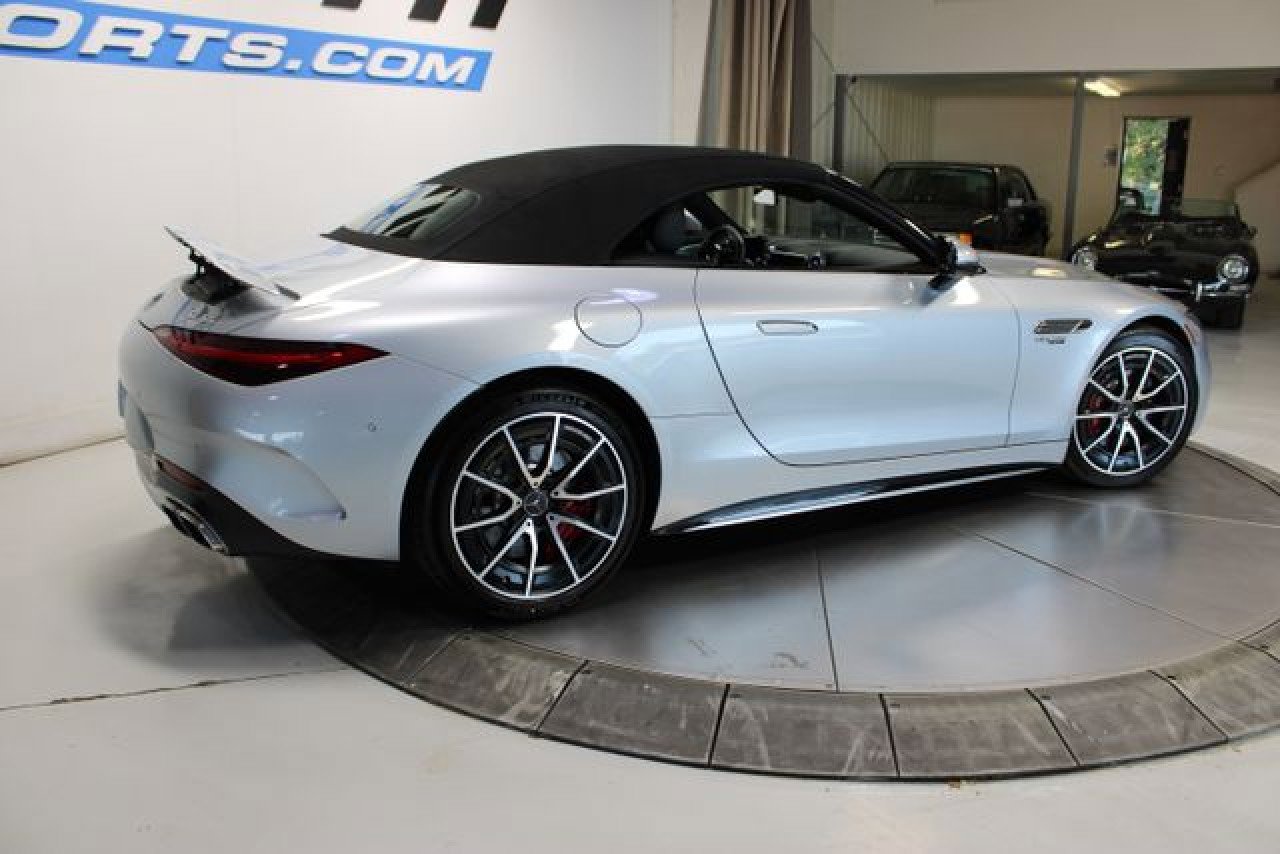 Used 2022 Mercedes-Benz SL 55 AMG 4MATIC image 40