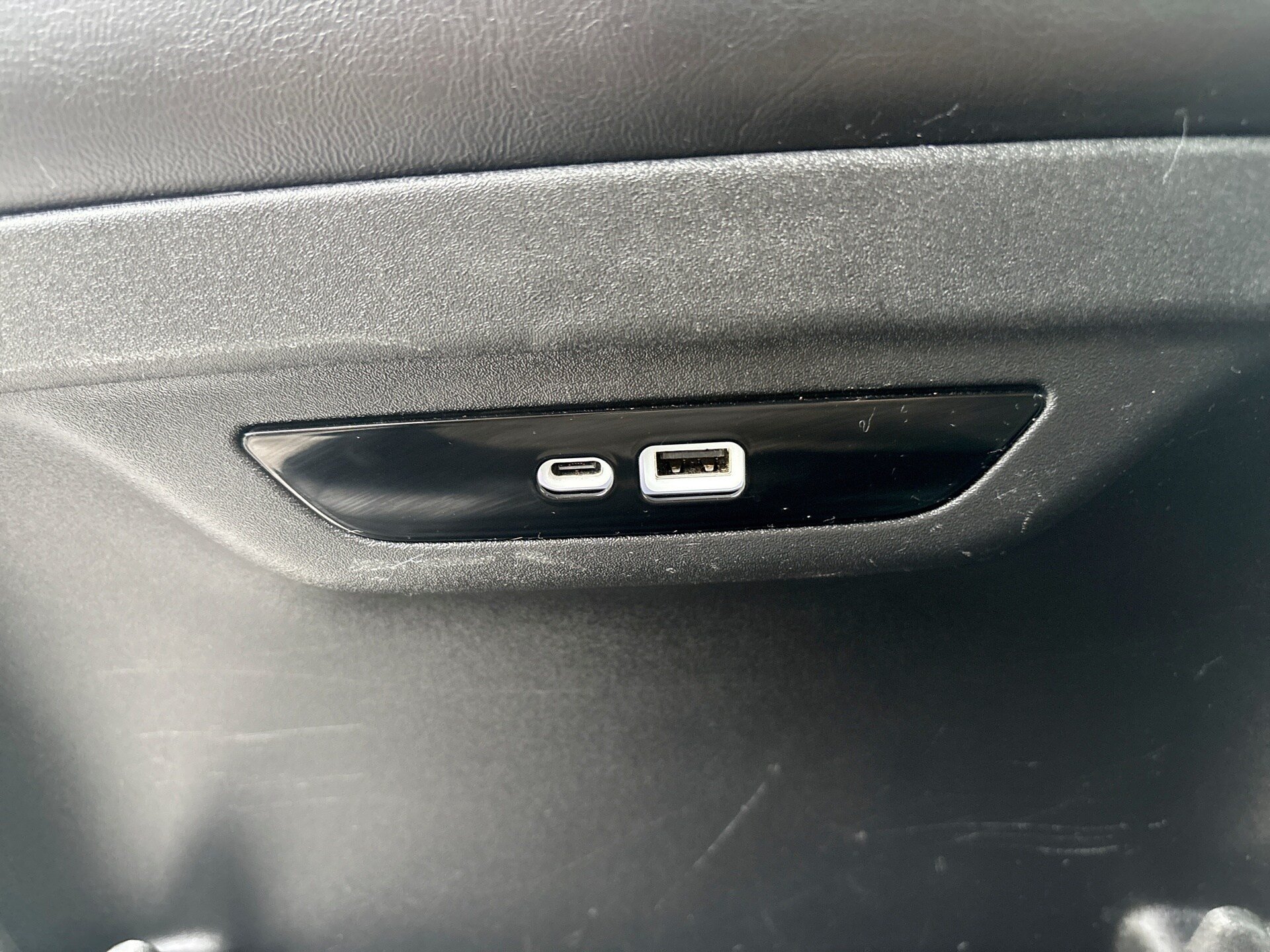 Used 2024 Chrysler Pacifica Touring-L FWD image 34