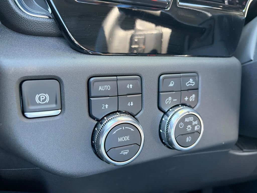 Used 2024 GMC Sierra 1500 SLT w/ SLT Premium Plus Package AWD/4WD image 24