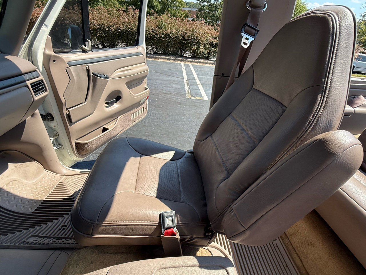 Used 1993 Ford Bronco Eddie Bauer image 18