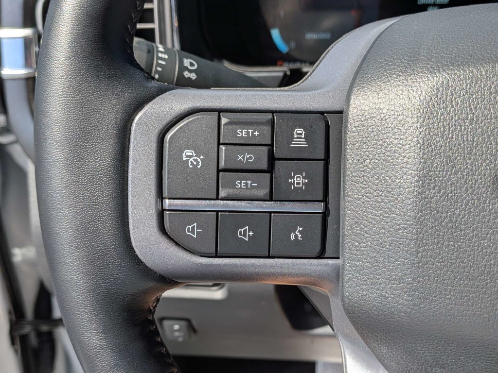 Used 2023 Ford F250 Lariat w/ Black Appearance Package AWD/4WD image 25