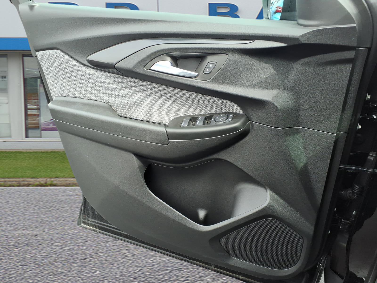 Certified 2023 Chevrolet TrailBlazer LT w/ Convenience Package image 11