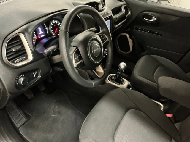 Used 2016 Jeep Renegade Sport w/ Power & Air Group FWD image 12