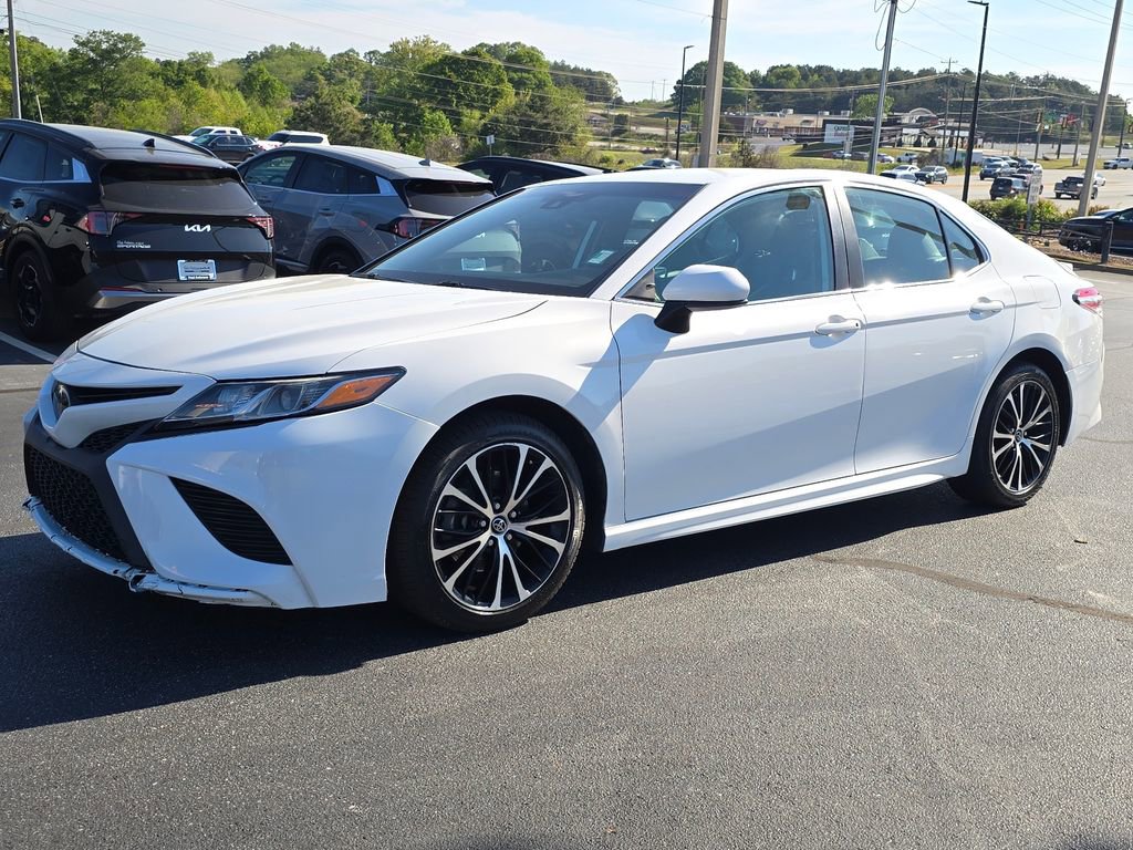 Used 2020 Toyota Camry SE FWD image 7