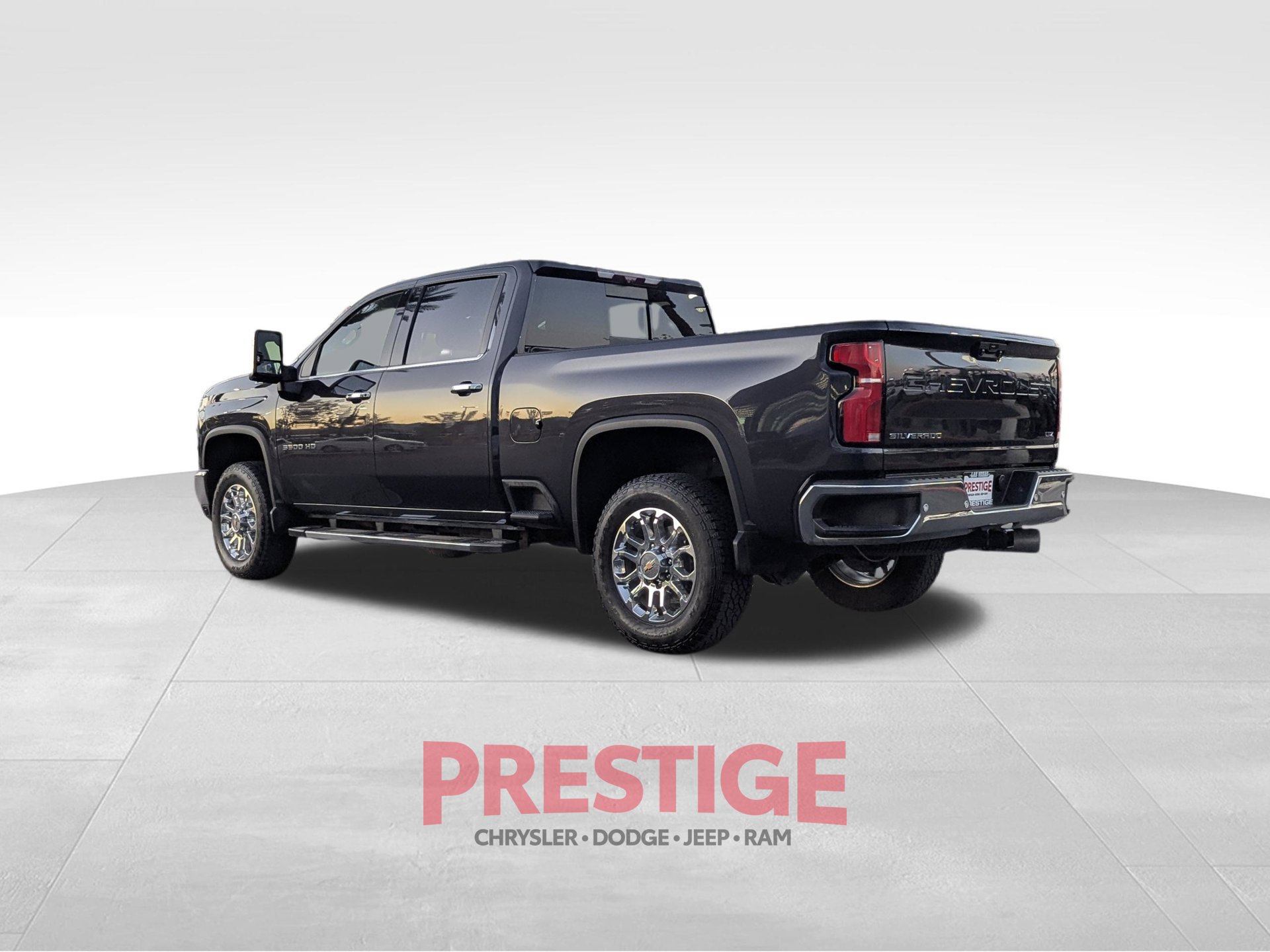 Used 2024 Chevrolet Silverado 3500 LTZ w/ LTZ Plus Package AWD/4WD image 8