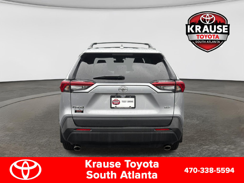 Used 2025 Toyota RAV4 XLE FWD image 7