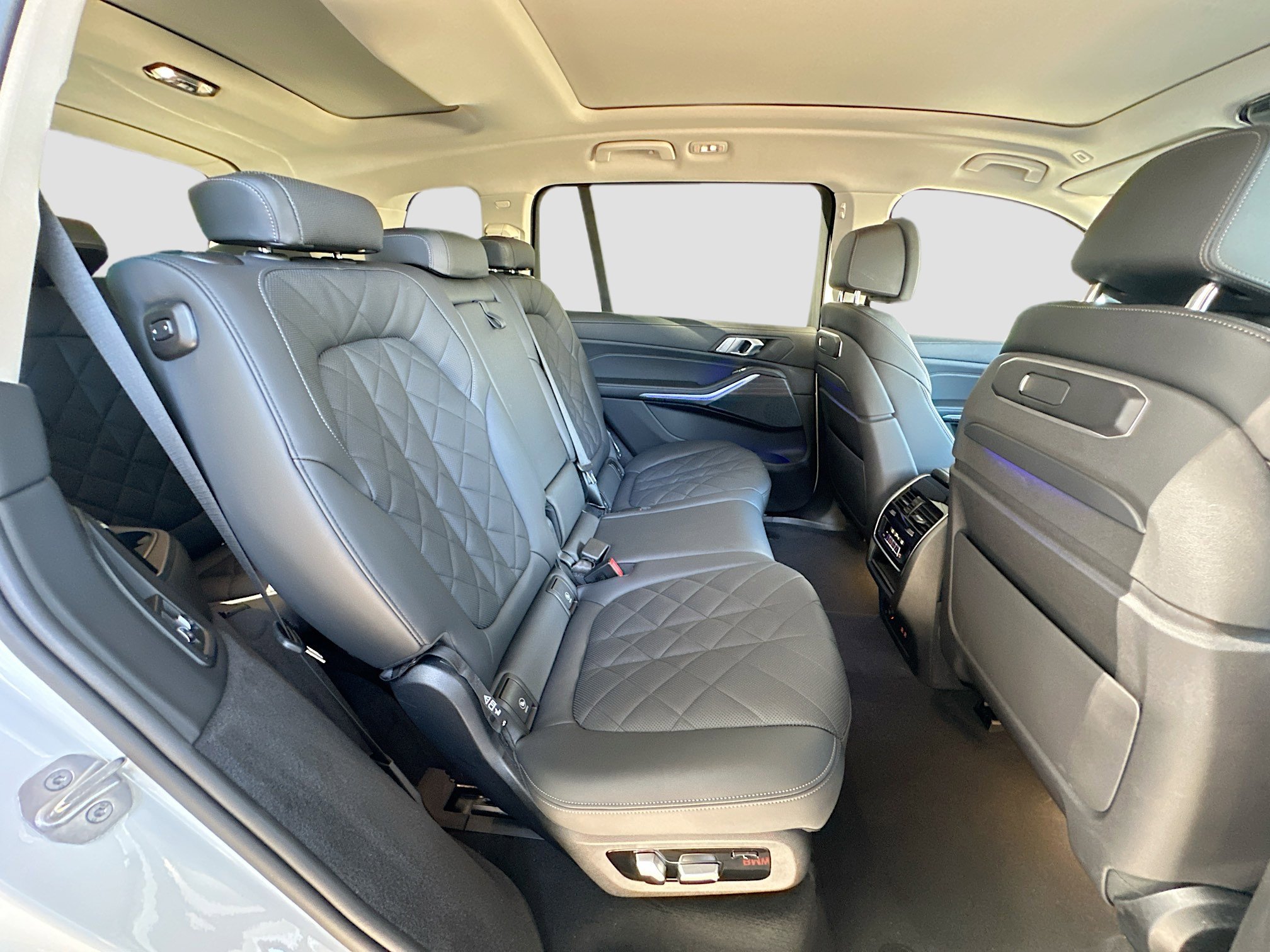 Certified 2024 BMW X7 xDrive40i w/ Parking Assistance Package image 29