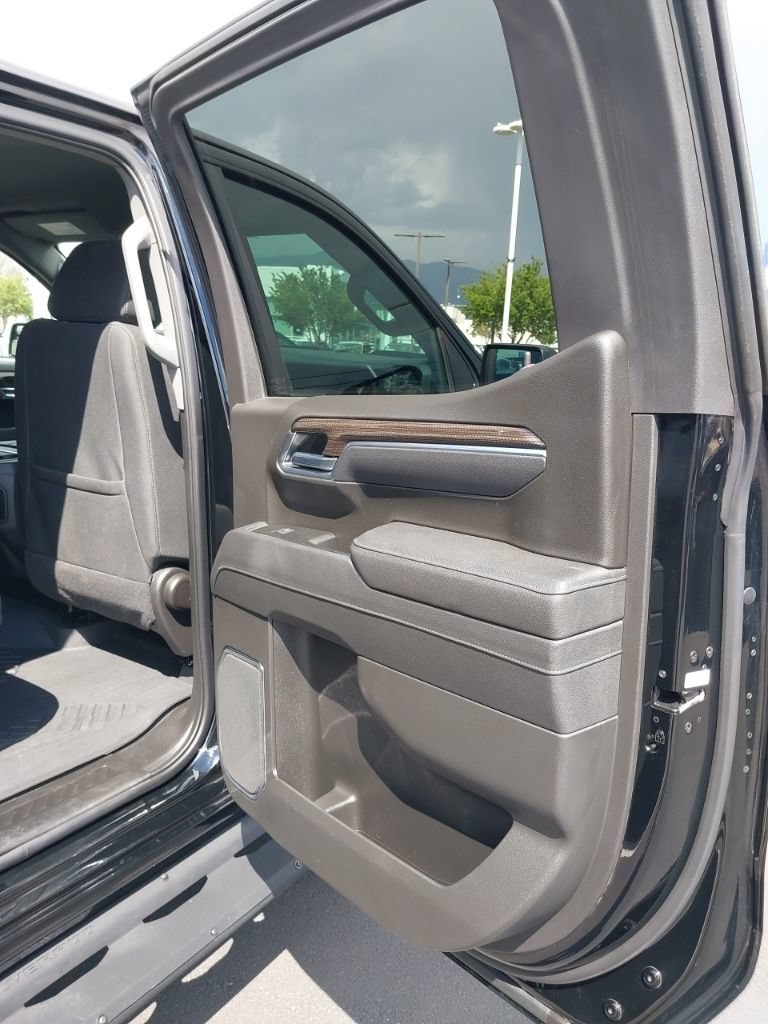 Used 2025 Chevrolet Silverado 1500 LT Trail Boss w/ Convenience Package II AWD/4WD image 10