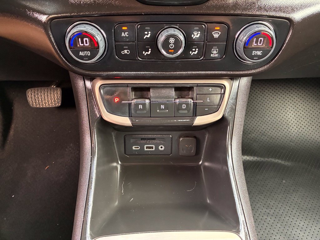 Used 2023 GMC Terrain Denali AWD/4WD image 40