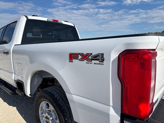 Used 2025 Ford F250 XLT w/ FX4 Off-Road Package AWD/4WD image 12