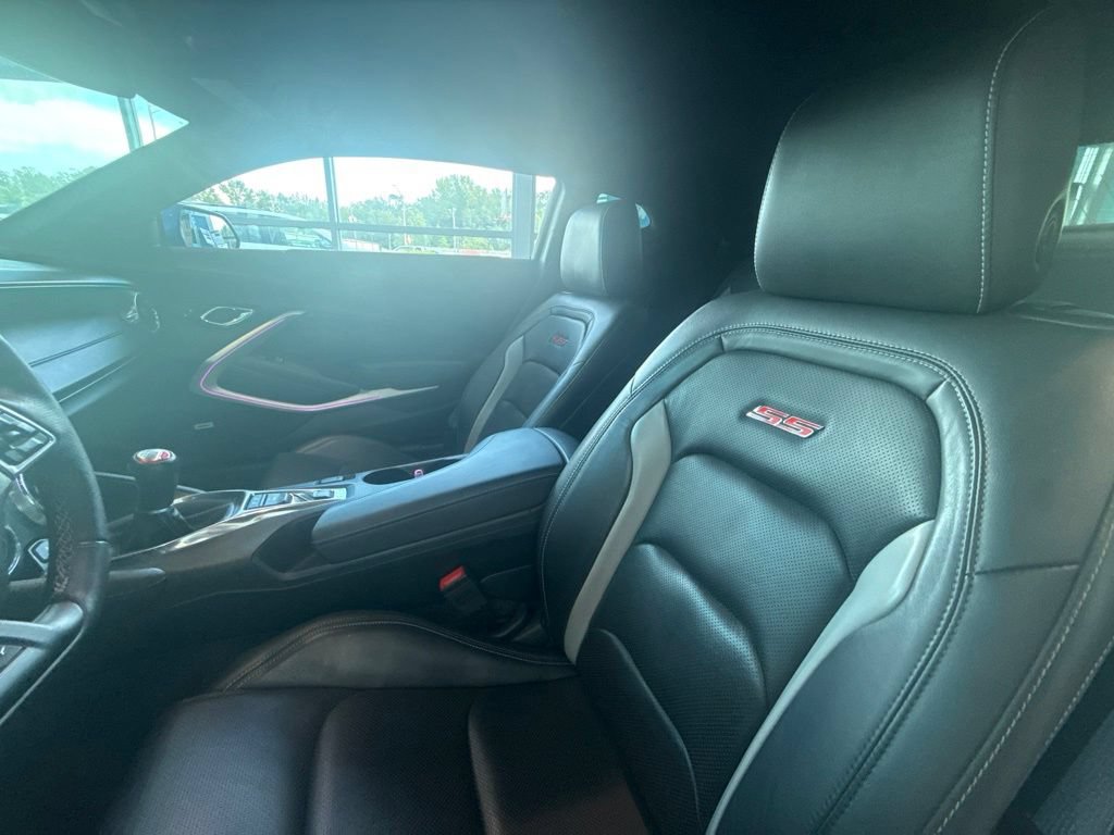 Used 2017 Chevrolet Camaro SS RWD image 17