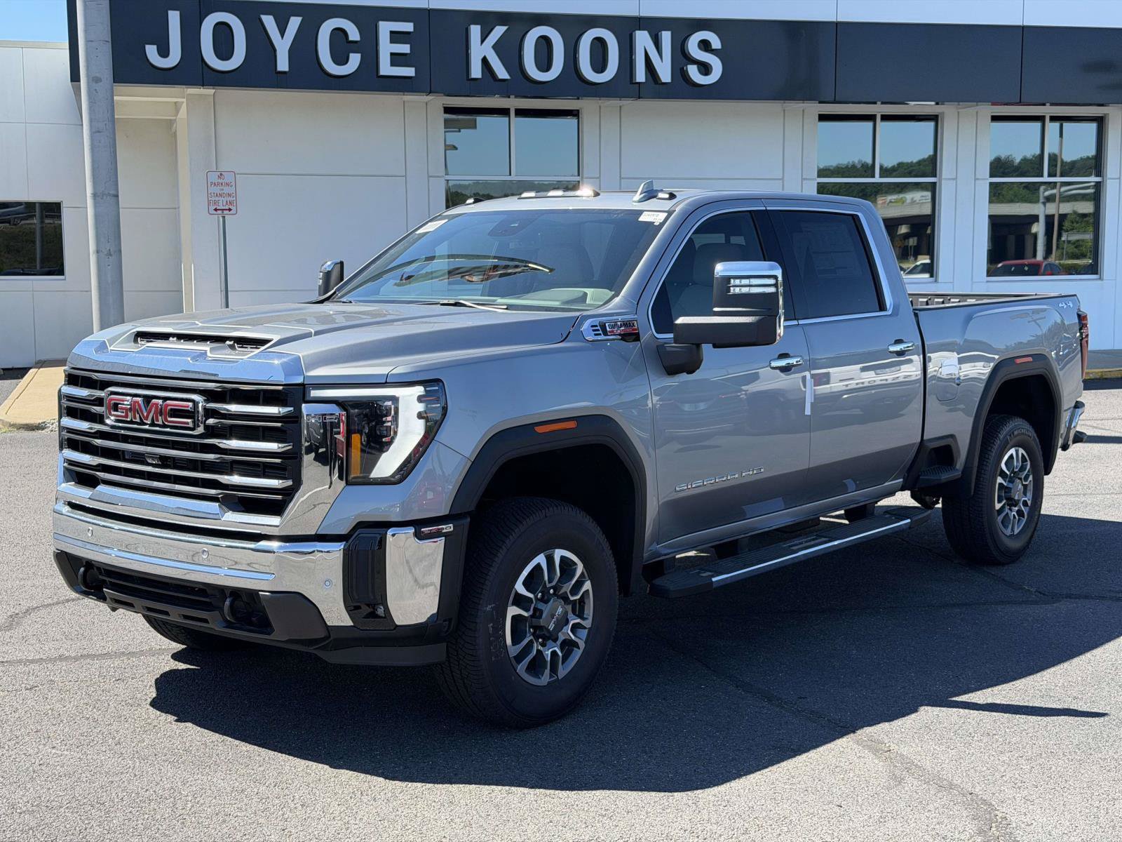 New 2026 GMC Sierra 2500 SLT w/ SLT Premium Package AWD/4WD image 4