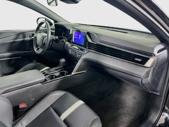 Used 2025 Toyota Camry SE FWD image 26