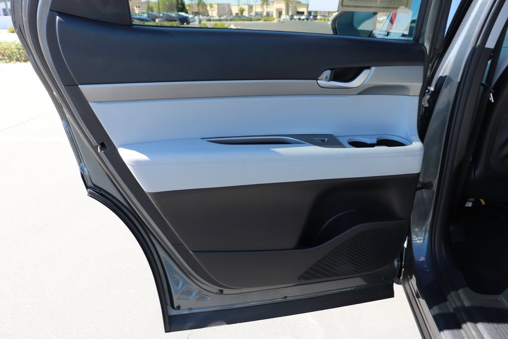 Used 2025 Hyundai Palisade SEL FWD image 11