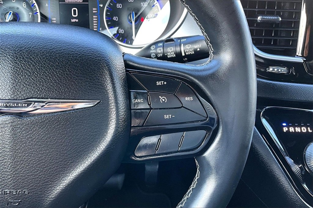 Used 2018 Chrysler Pacifica Touring-L w/ Premium Audio Group image 20