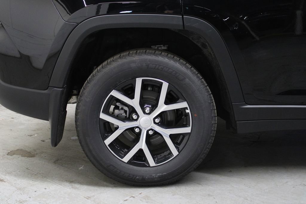 New 2025 Jeep Grand Cherokee Limited w/ Luxury Tech Group II image 35