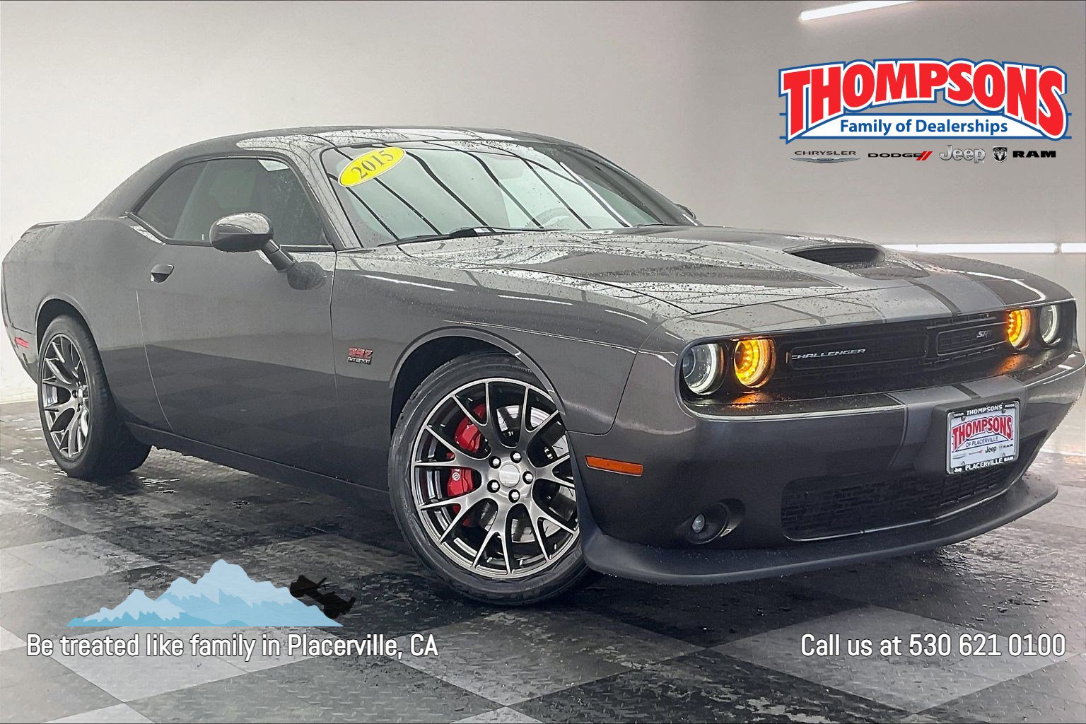 Used 2015 Dodge Challenger SRT RWD image 1