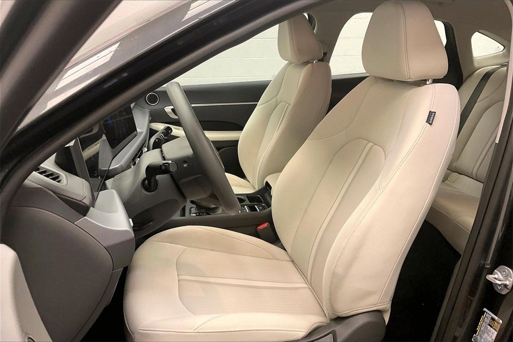 Certified 2025 Hyundai Sonata SE image 15