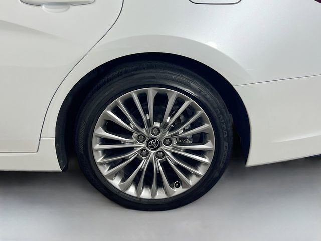 Used 2020 Toyota Avalon Limited image 27