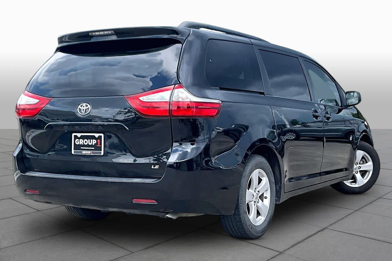 Used 2015 Toyota Sienna LE FWD image 13