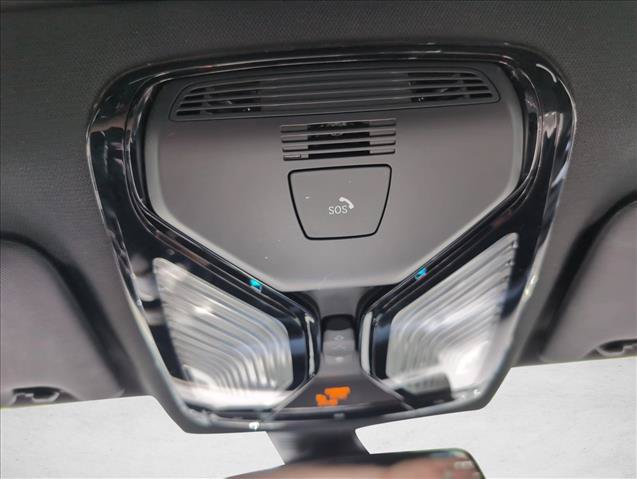 Used 2025 BMW 230i Coupe w/ M Sport Package RWD image 16