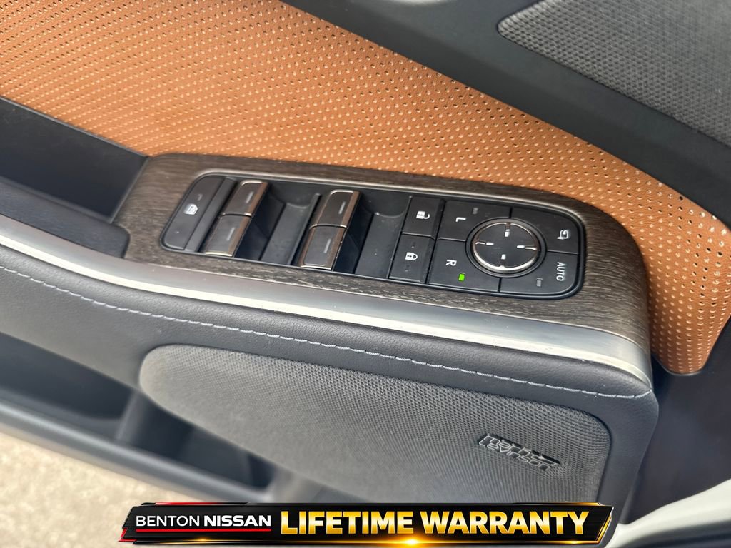 Used 2024 Lexus GX 550 w/ Accessory Package (2T) AWD/4WD image 13