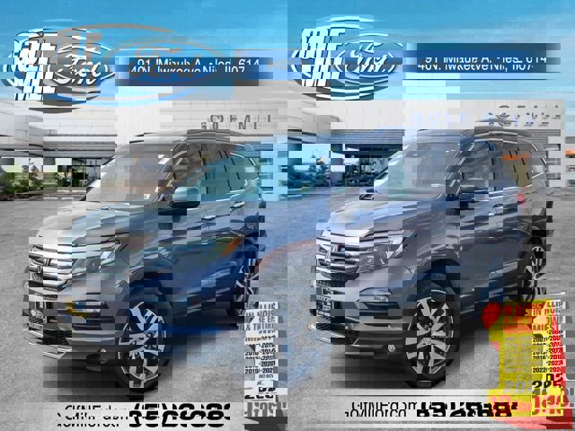 Used 2018 Honda Pilot Touring image 1