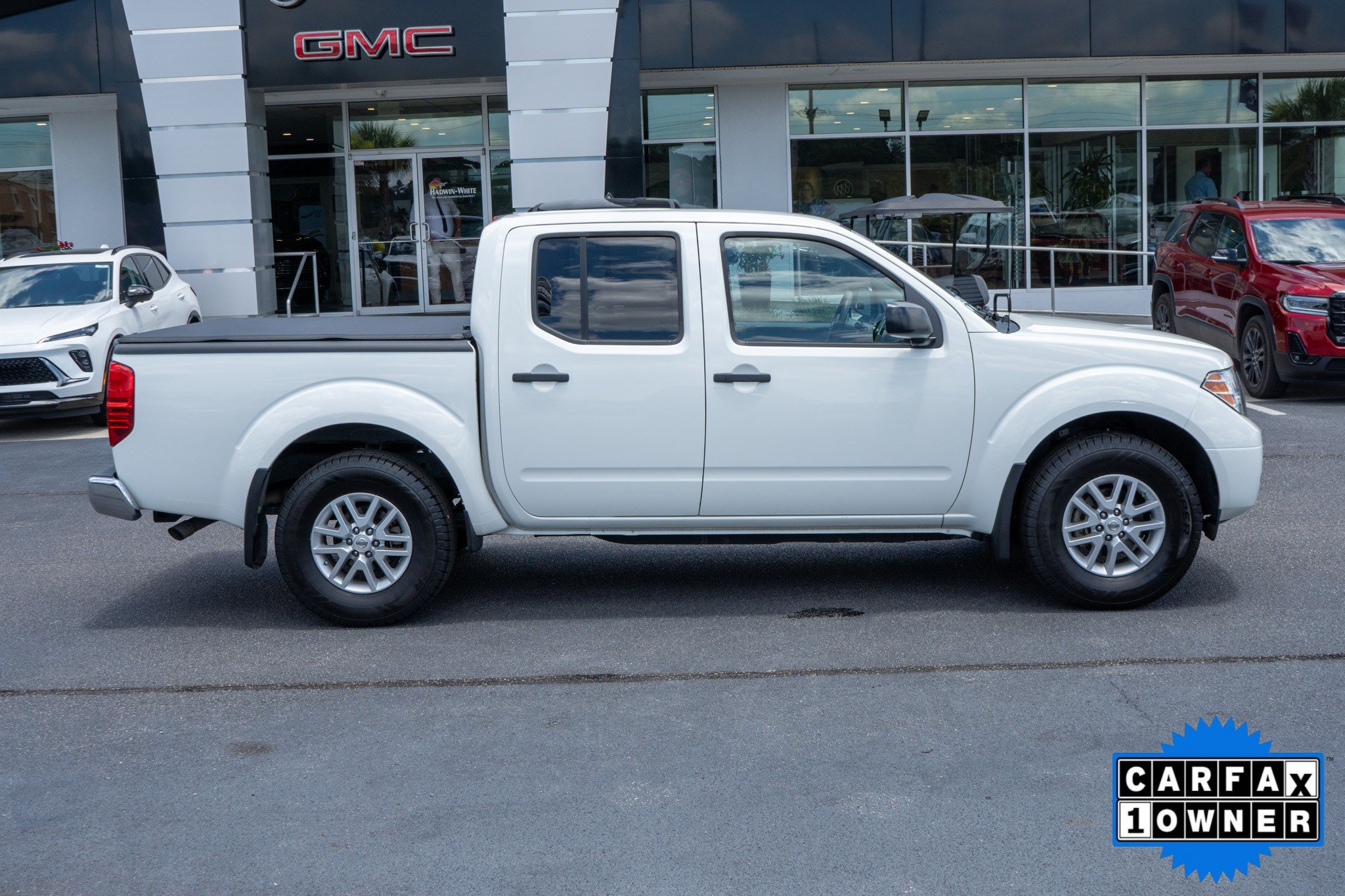 Used 2019 Nissan Frontier SV RWD image 2