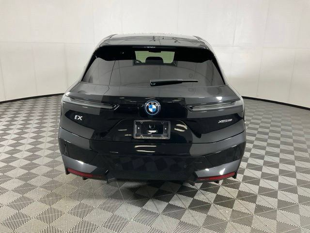 Used 2023 BMW iX xDrive50 w/ Sport Package AWD/4WD image 5
