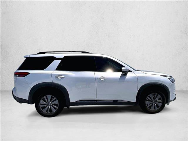 Used 2024 Nissan Pathfinder SV FWD image 5