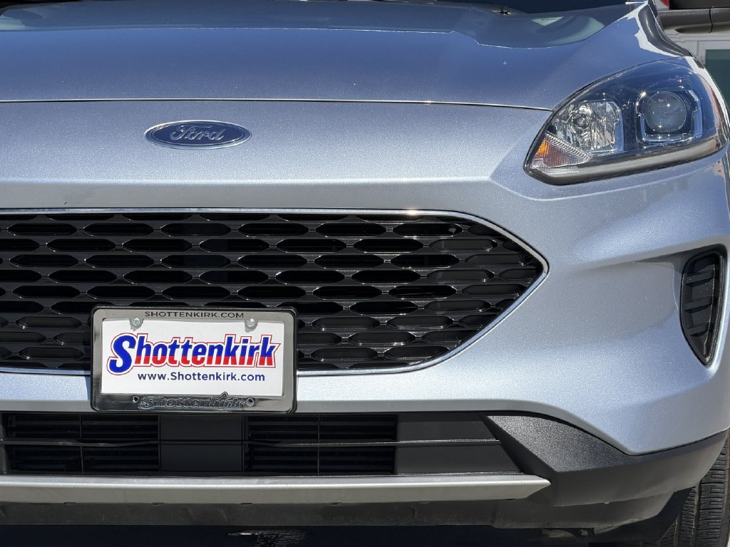 Used 2022 Ford Escape SE w/ Convenience Package FWD image 8
