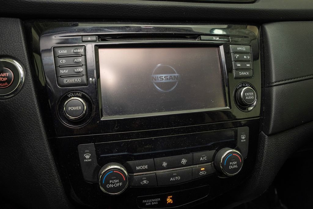 Used 2017 Nissan Rogue SV w/ SV Premium Package image 12