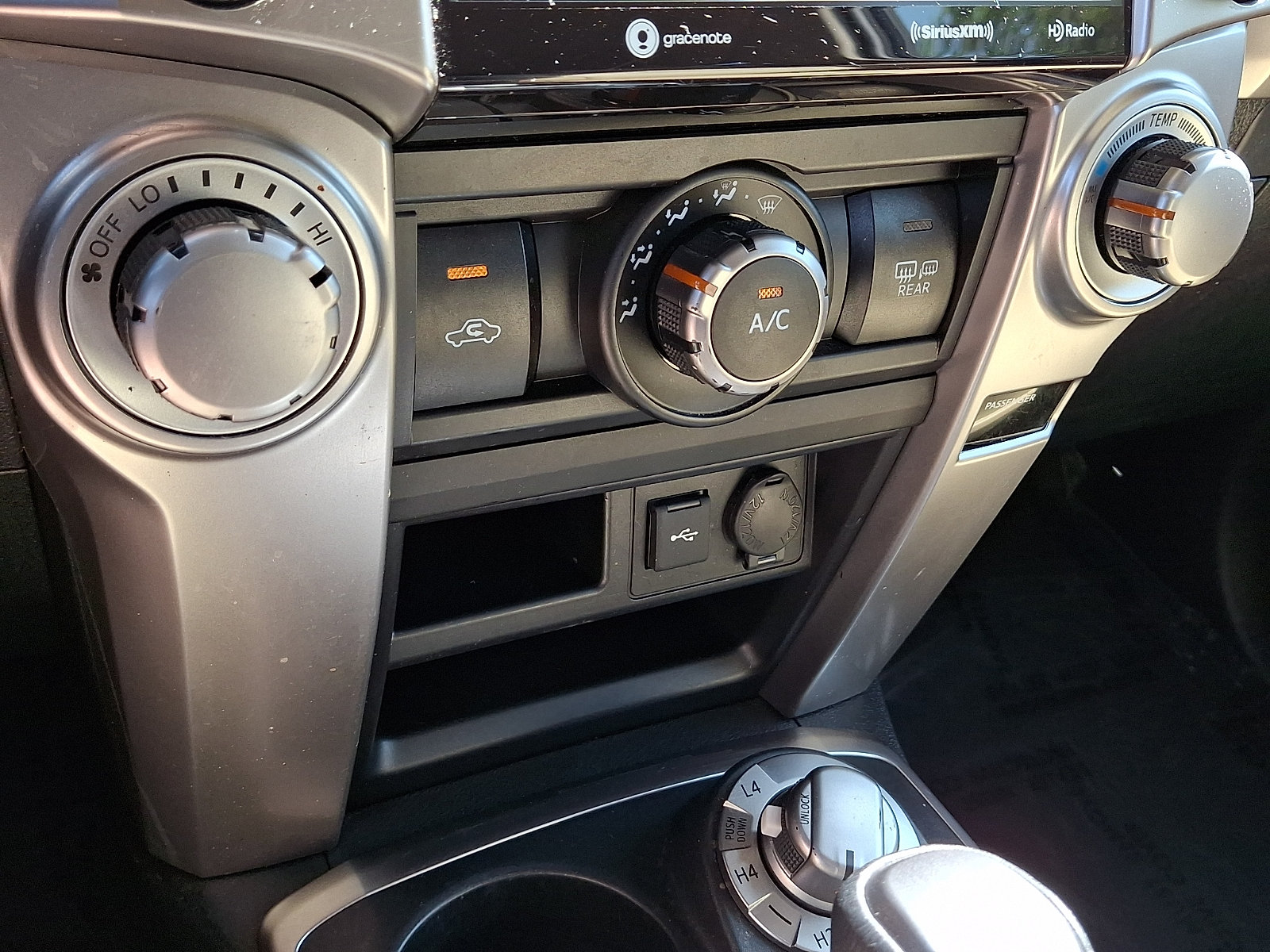 Used 2020 Toyota 4Runner SR5 Premium w/ Moonroof Package AWD/4WD image 15
