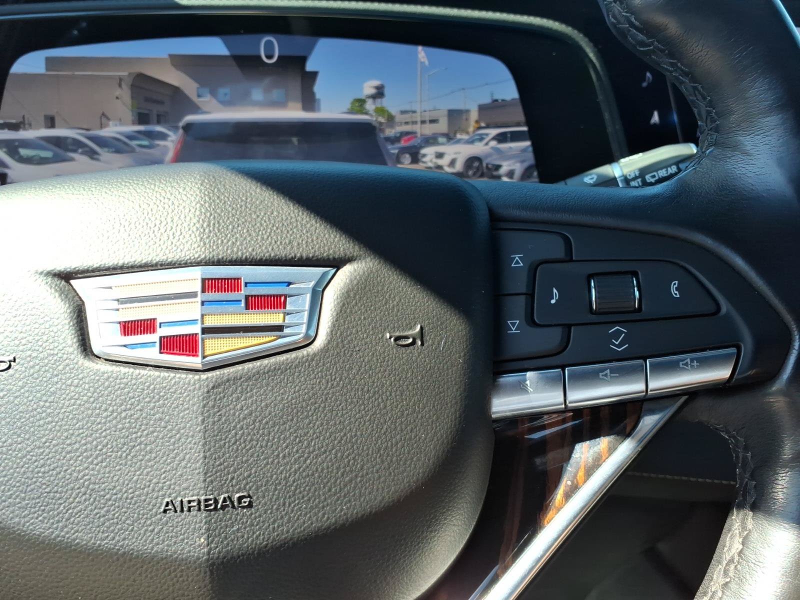 Certified 2023 Cadillac Escalade ESV Premium Luxury w/ Performance Package AWD/4WD image 29