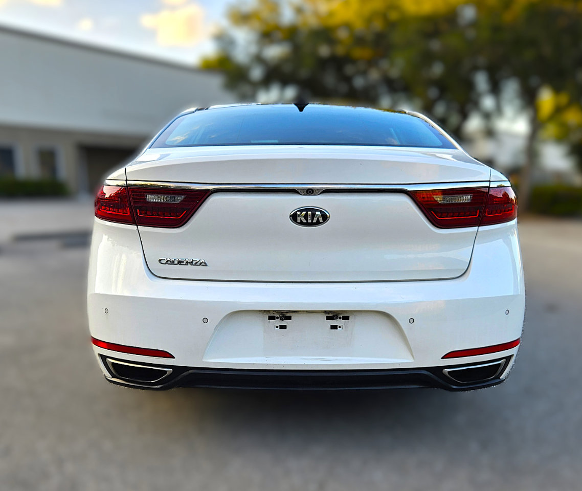 Used 2017 Kia Cadenza Premium w/ Luxury Package image 6