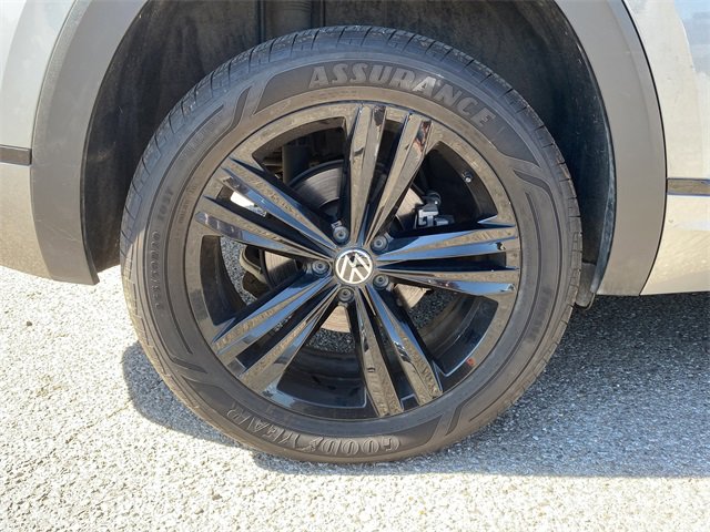 Used 2023 Volkswagen Atlas Cross Sport SEL R-Line image 9