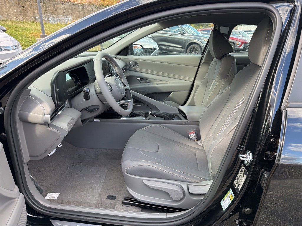 New 2026 Hyundai Elantra Sport image 12