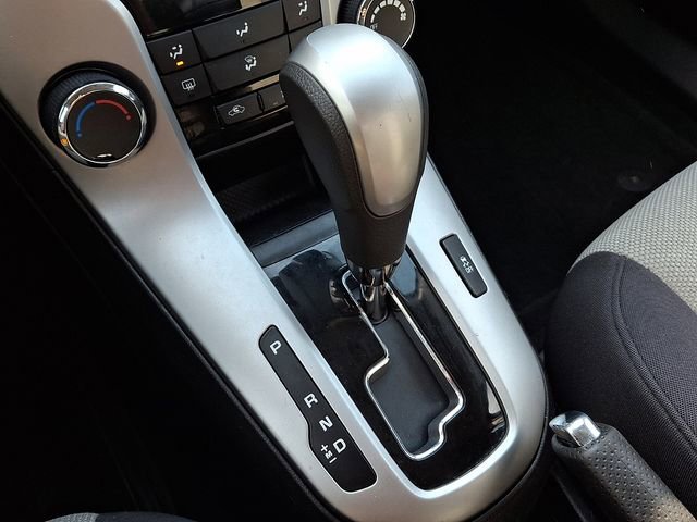 Used 2013 Chevrolet Cruze LS FWD image 15