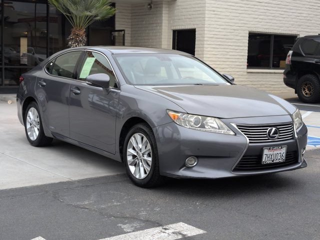 Used 2015 Lexus ES 300h w/ Navigation System Package FWD image 3