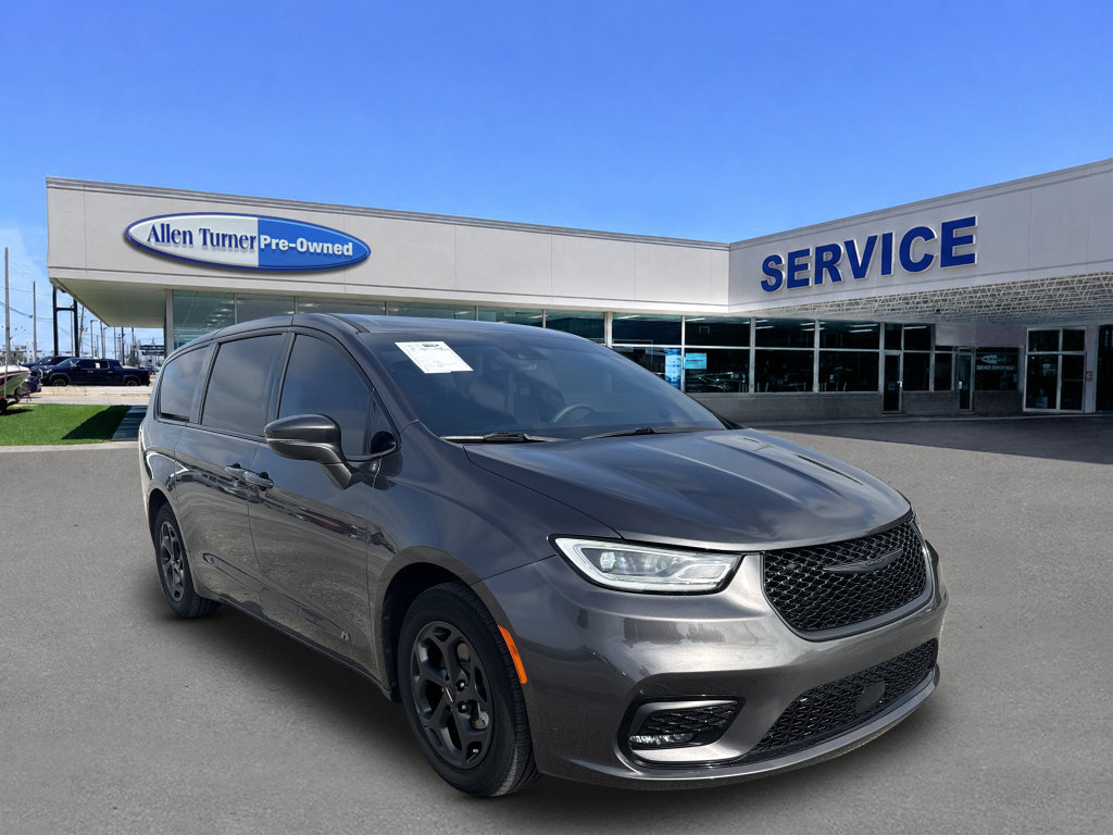 Used 2022 Chrysler Pacifica Touring-L w/ S Appearance Package FWD image 2