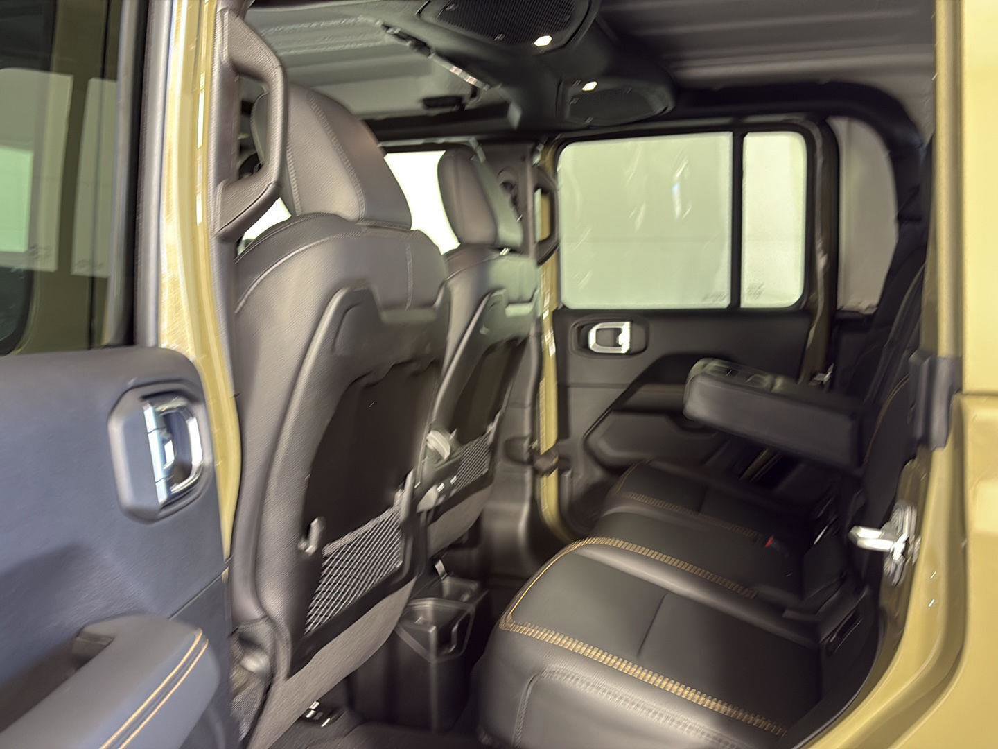 Used 2025 Jeep Gladiator Sport image 19