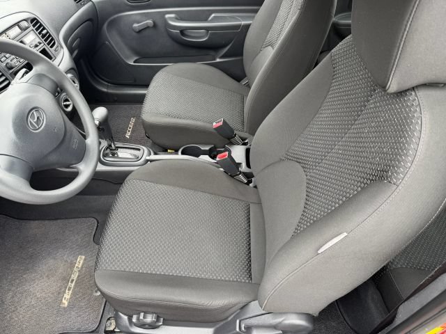 Used 2010 Hyundai Accent GS FWD image 10