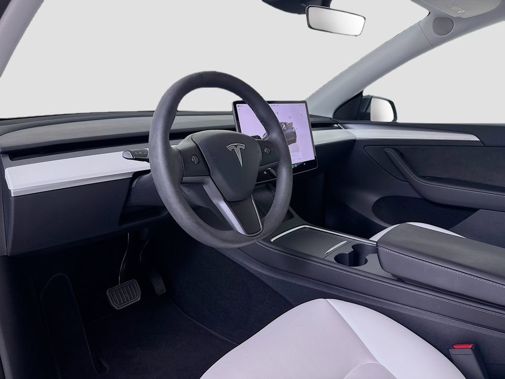 Used 2024 Tesla Model Y Long Range AWD/4WD image 9
