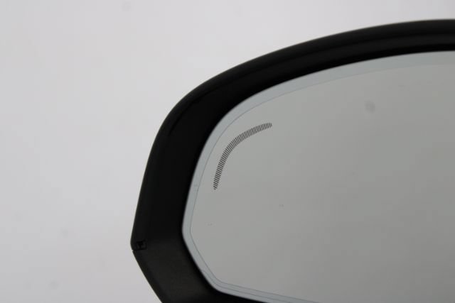 Used 2019 Volvo XC40 T4 R-Design FWD image 12