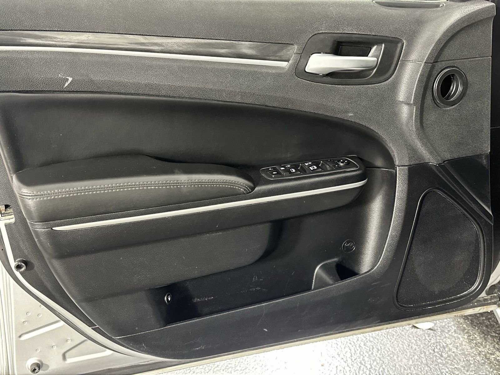 Used 2020 Chrysler 300 Touring w/ Sport Appearance Package image 33