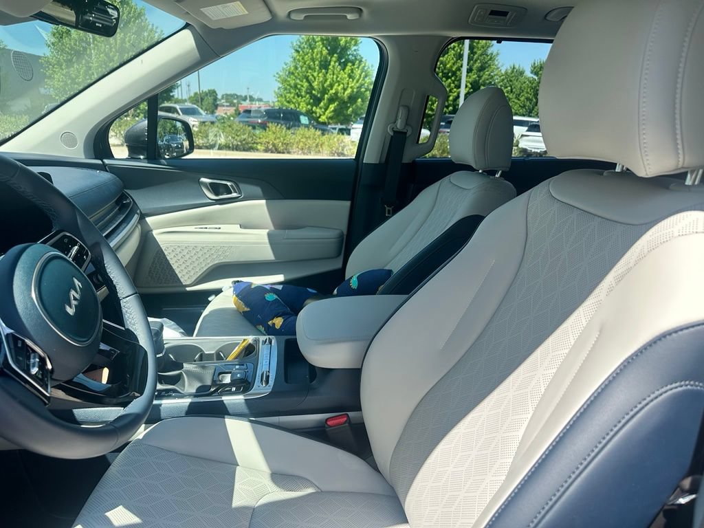 Used 2026 Kia Carnival SX FWD image 18