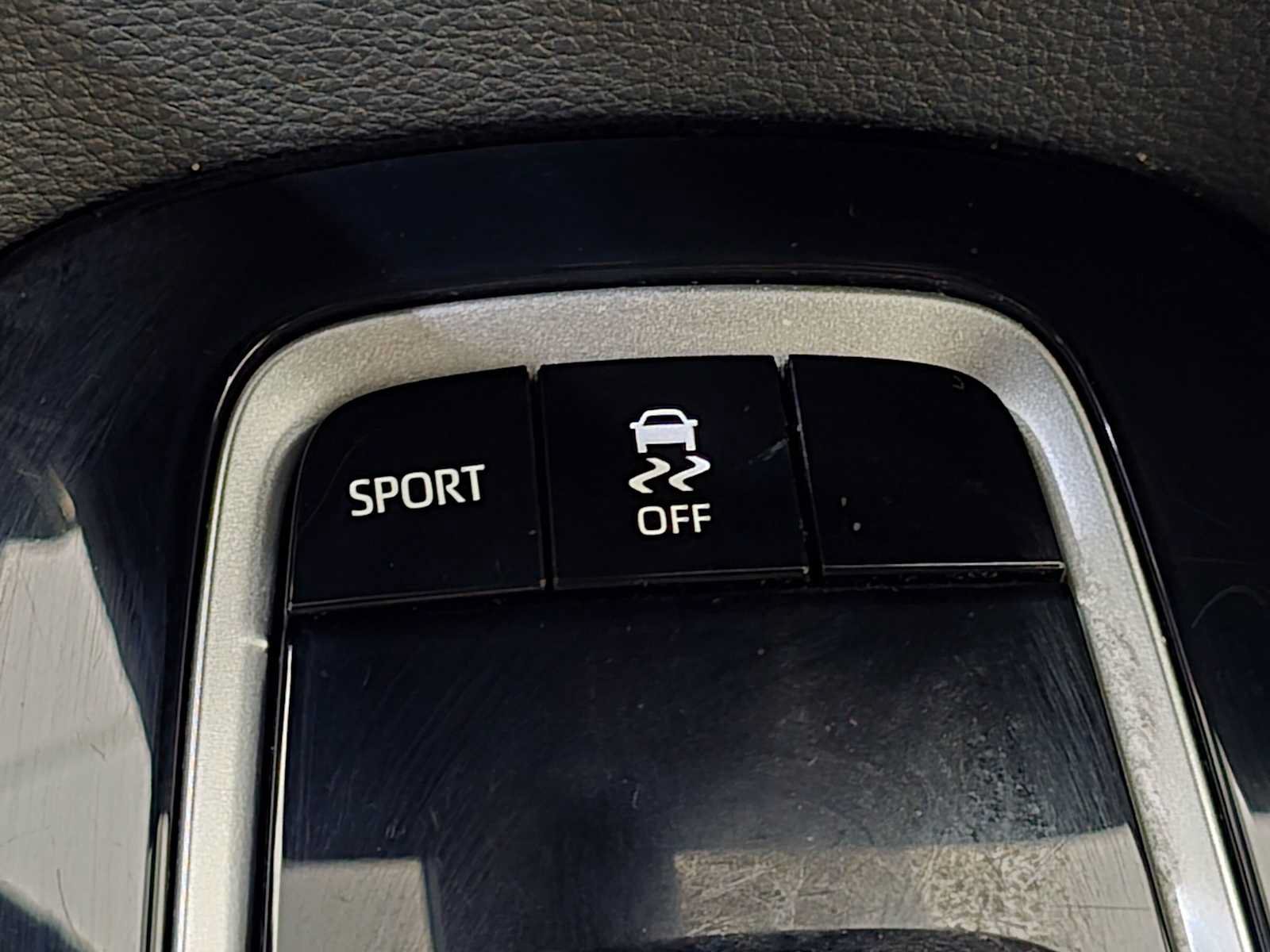 Used 2020 Toyota Corolla SE FWD image 15