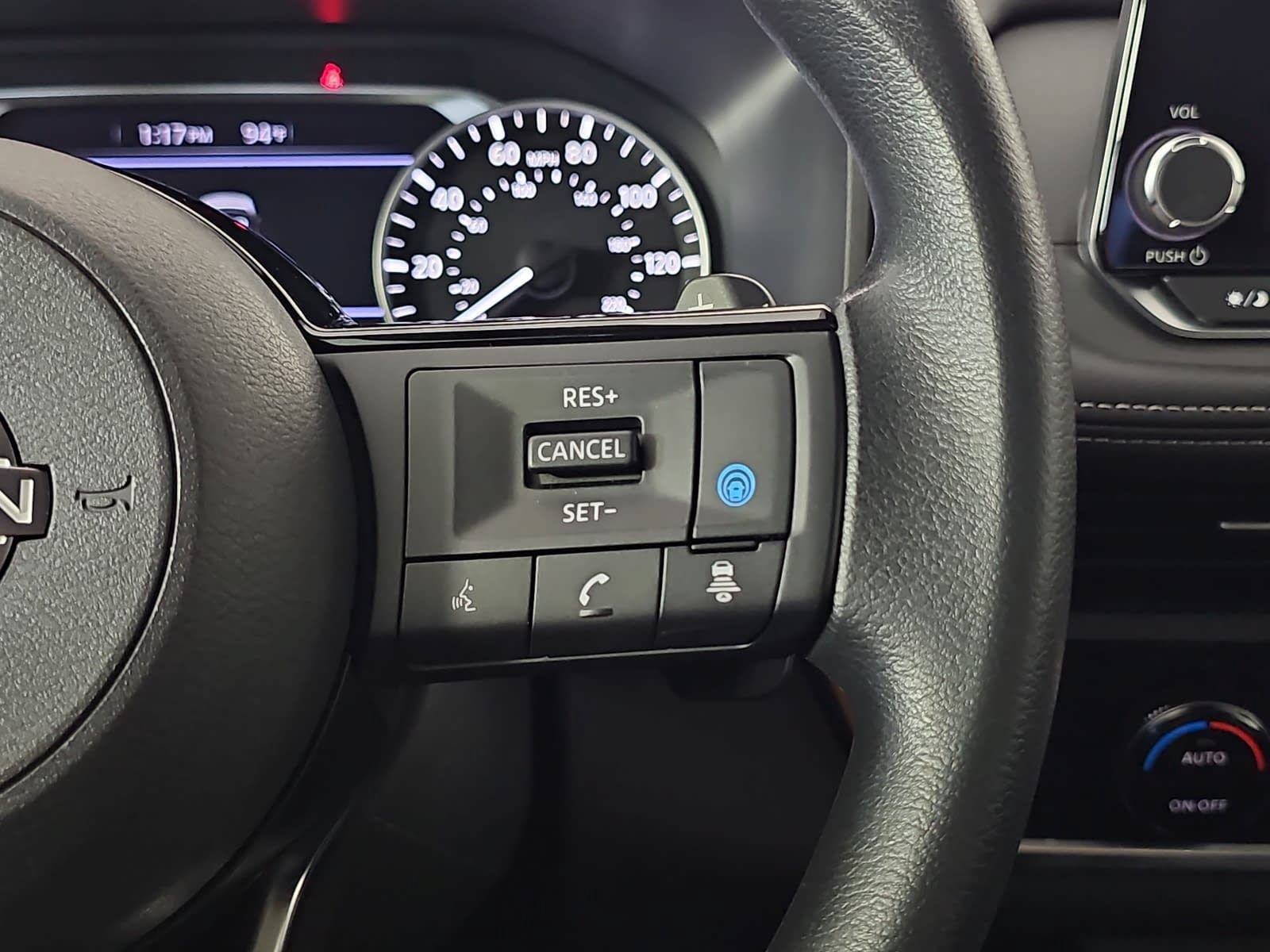 Used 2023 Nissan Rogue SV FWD image 17