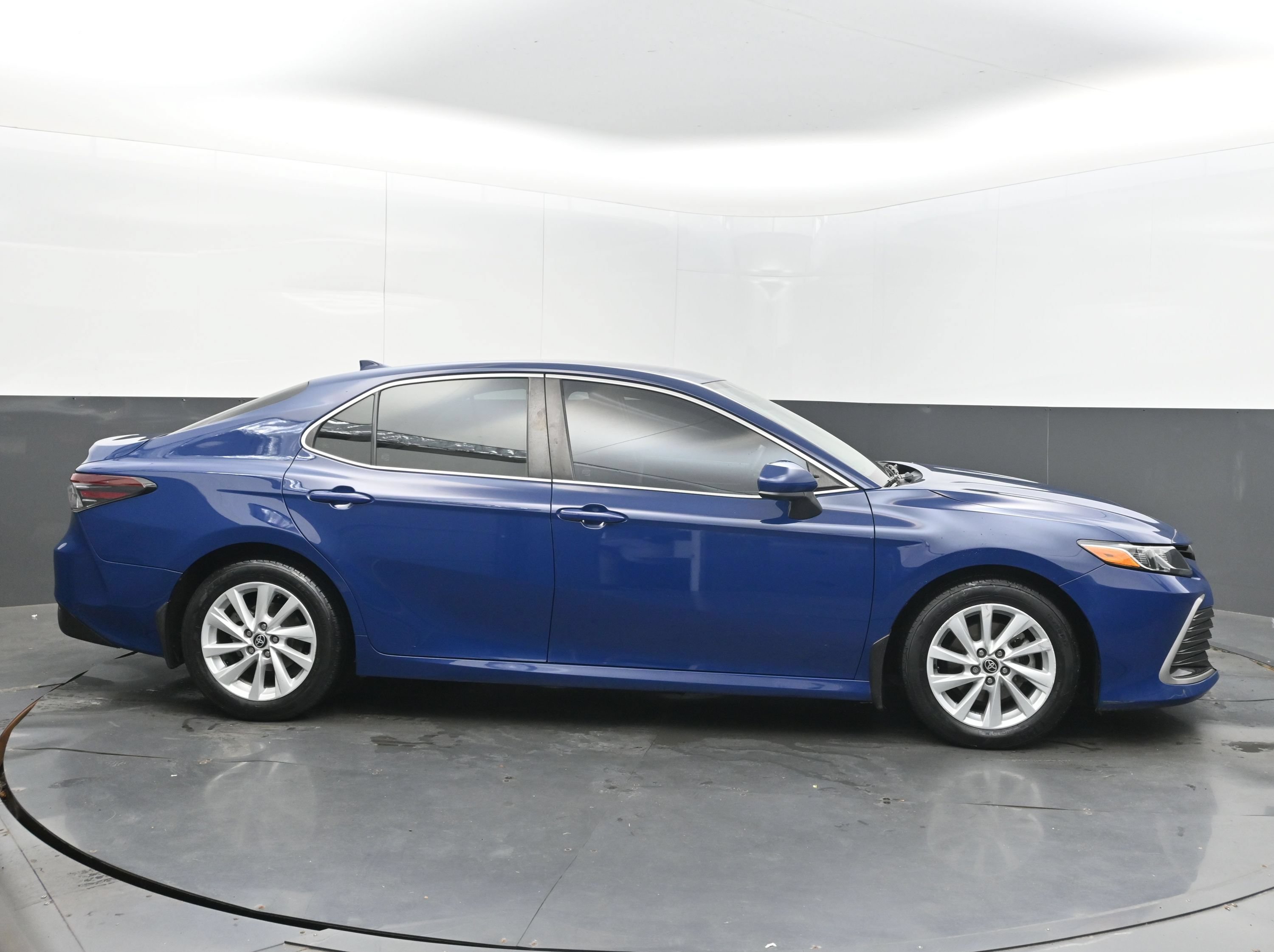 Used 2023 Toyota Camry LE FWD image 10